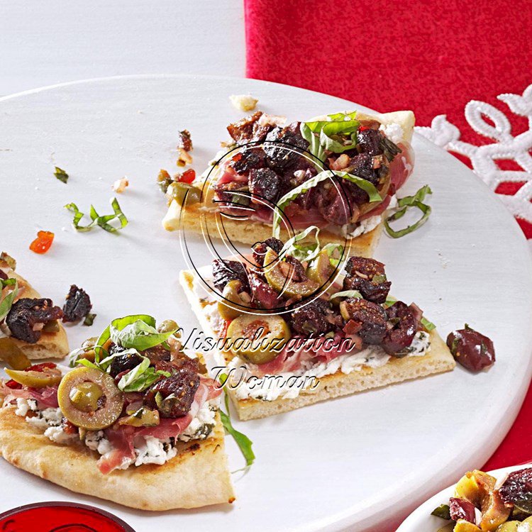 Tapenade-Prosciutto Flatbread Pizza Bites